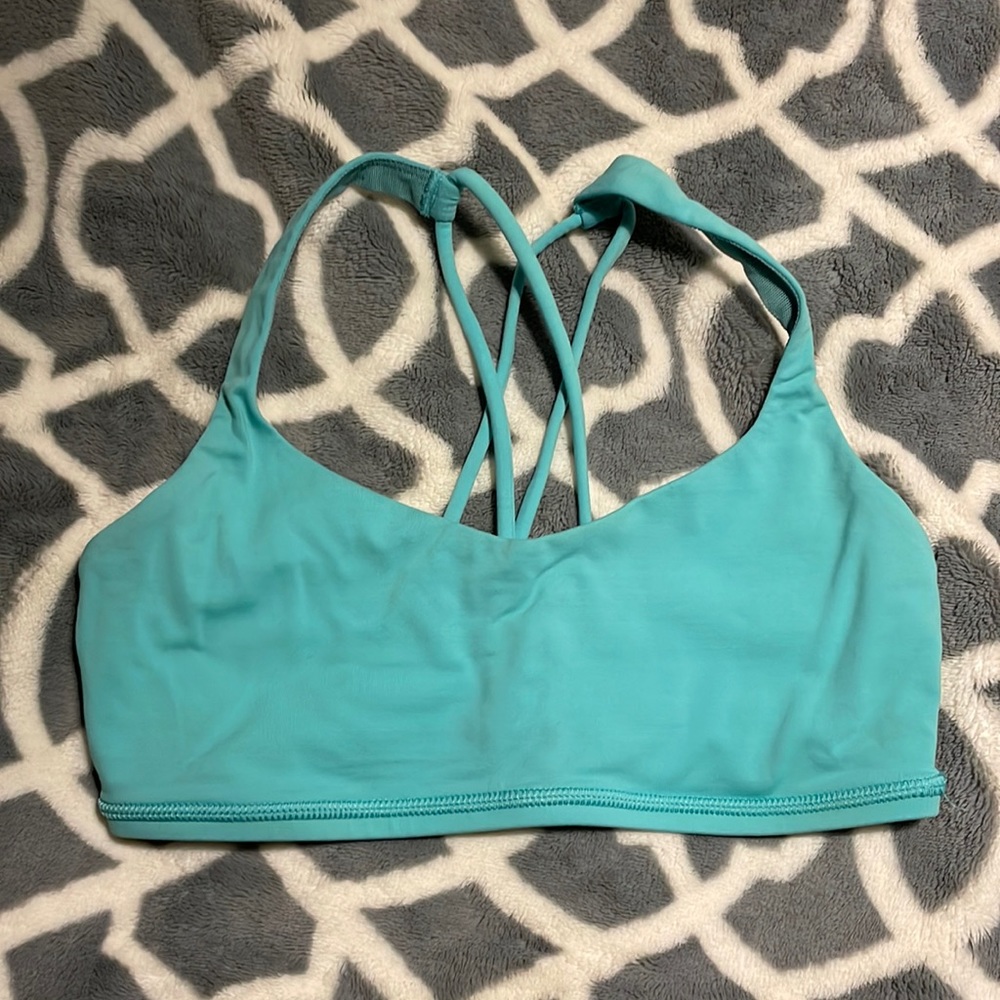Lululemon free to be baby blue sports bra size 4
